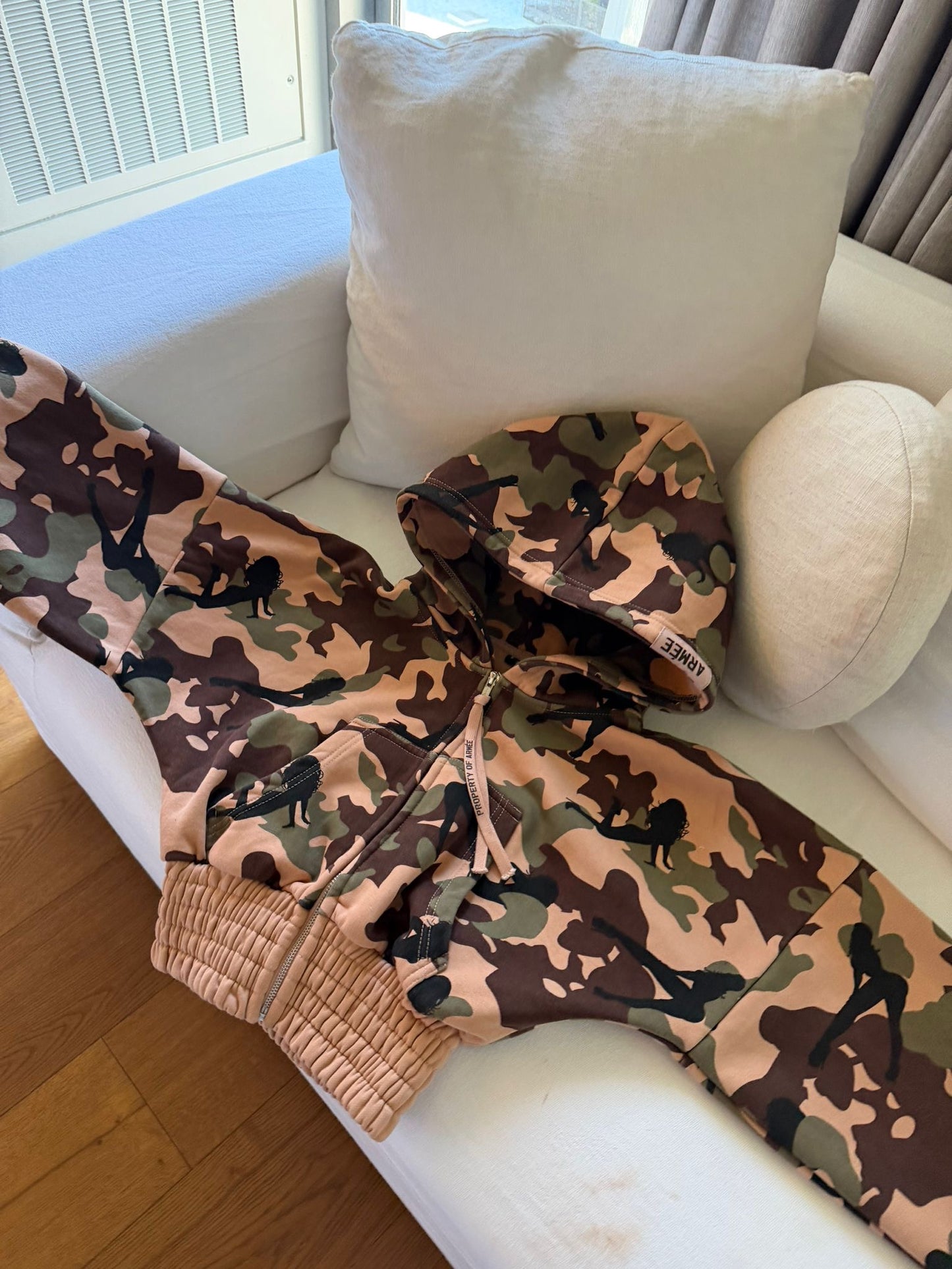 ARMÉE GIRL TRACKSUIT - CROPPED HOODIE (MOCHA BROWN)