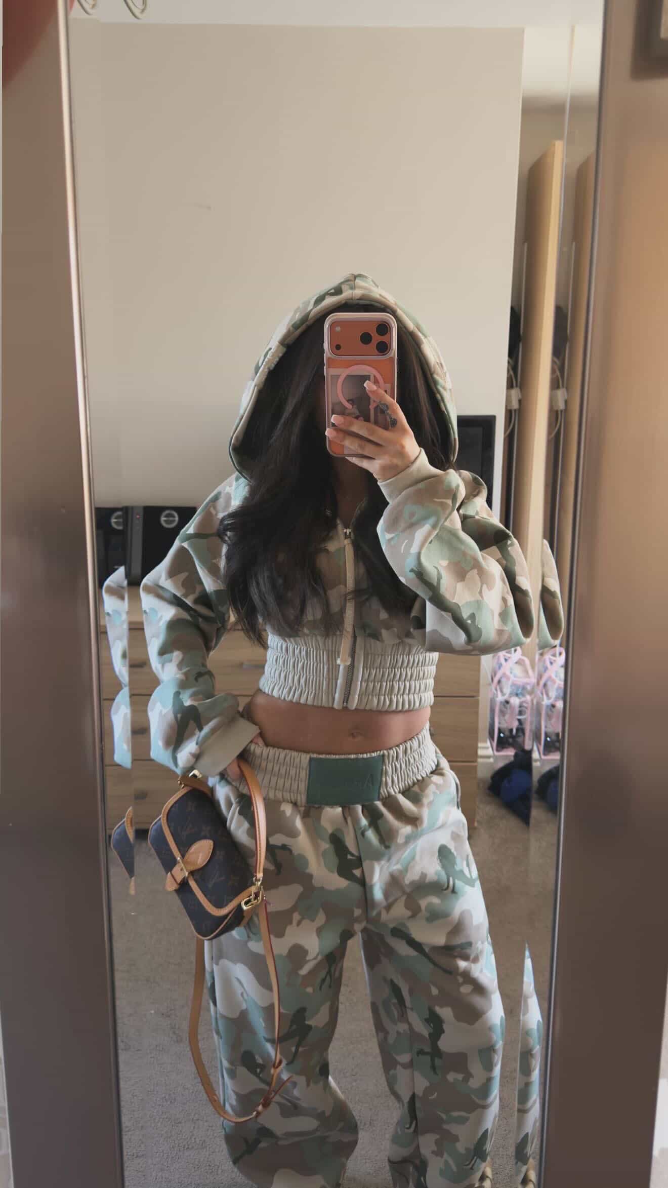 ARMÉE GIRL TRACKSUIT - CROPPED HOODIE (SAGE GREEN)
