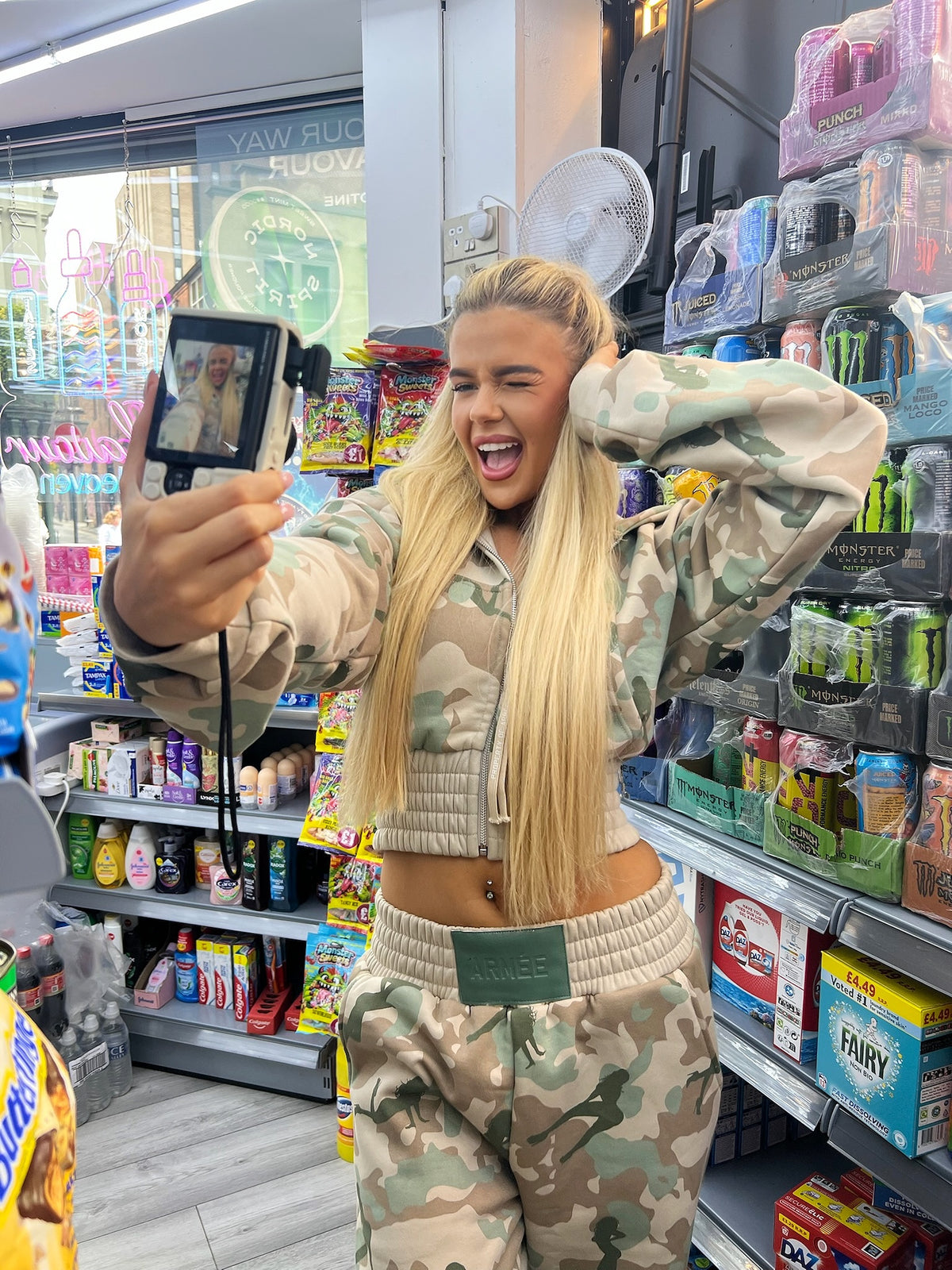 ARMÉE GIRL TRACKSUIT - CROPPED HOODIE (SAGE GREEN)